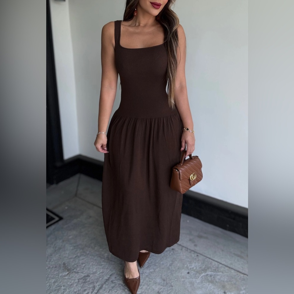 Elegant Brown Sleeveless Dress
